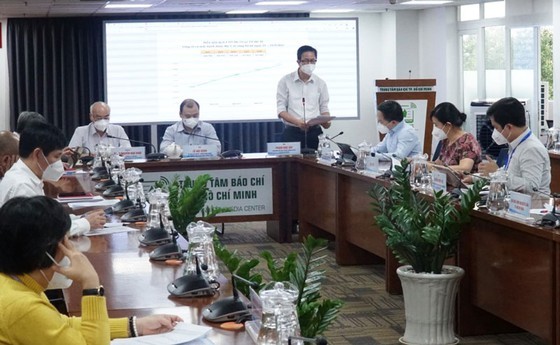 HCMC has enough Covid vaccine for inoculation of immigrant laborers ảnh 2