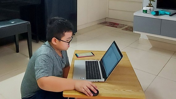 Students in HCMC expected to return to schools in January 2022 ảnh 1