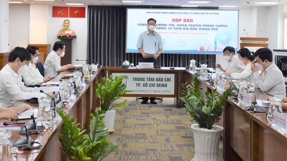 Districts, Thu Duc city asked to declare Covid-19 under control ảnh 1
