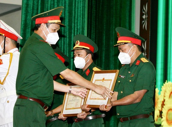 HCMC Party Chief praises armed forces  ảnh 4