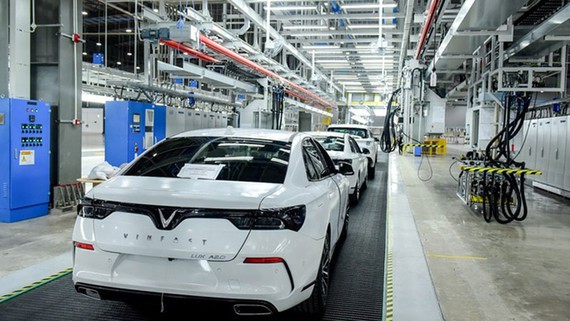 Surge in demand for cars following registration fee cut ảnh 1