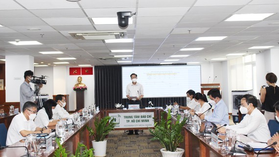 HCMC sets up separate hospitals to treat people infected with Omicron variant ảnh 1