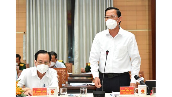 Armed forces join hands in taking care of city dwellers’ lives ảnh 3