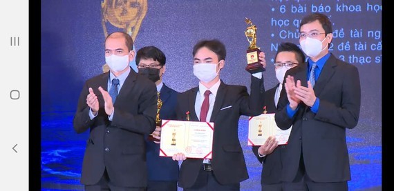 Ten young talents receive Golden Globe Science and Technology Award 2021 ảnh 1