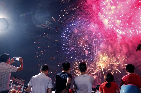 Ministry proposed no fireworks, people comply with 5K ảnh 1