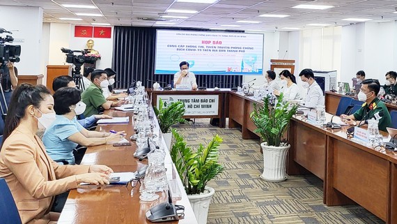 Covid-19 in HCMC: New cases, hospitalizations, deaths all decrease ảnh 1