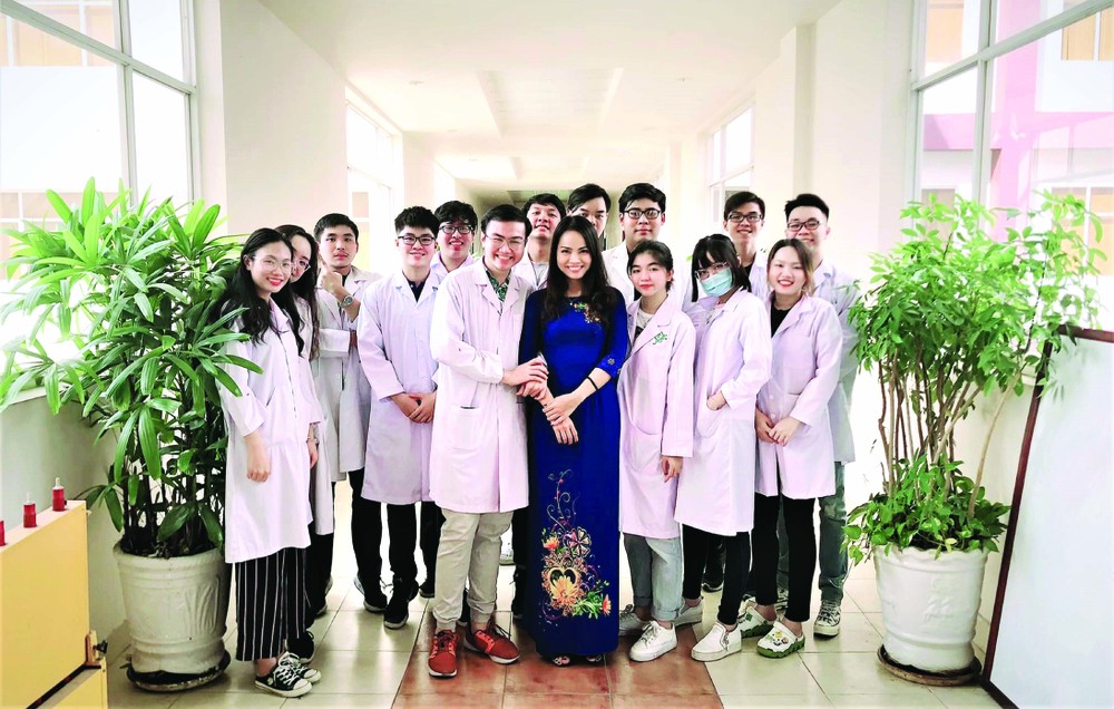 Creativity for the sake of community ảnh 1