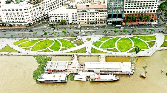 Rivers and canals play major role in sustaining city itself ảnh 2