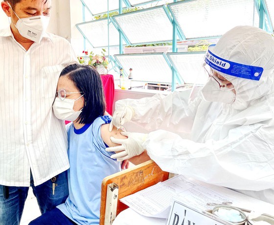 Children from 5-11 years old in HCMC to get Covid-19 vaccine ảnh 1
