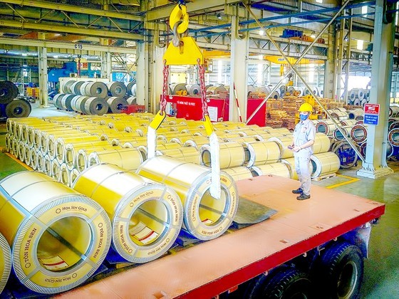 Foreign investors outdo local firms in exporting goods ảnh 1