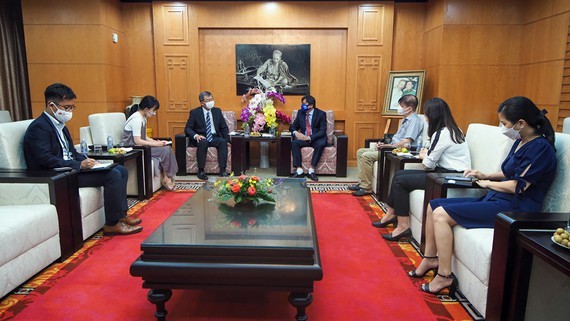 Japanese Consul General to HCMC pays courtesy visit to SGGP Newspaper ảnh 1