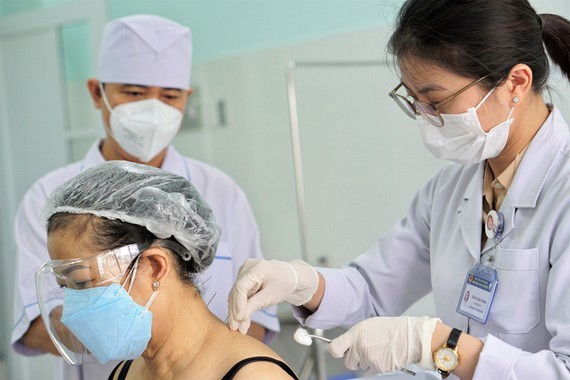 Potential risks, hazards from traditional medicine without doctor’s prescription ảnh 1