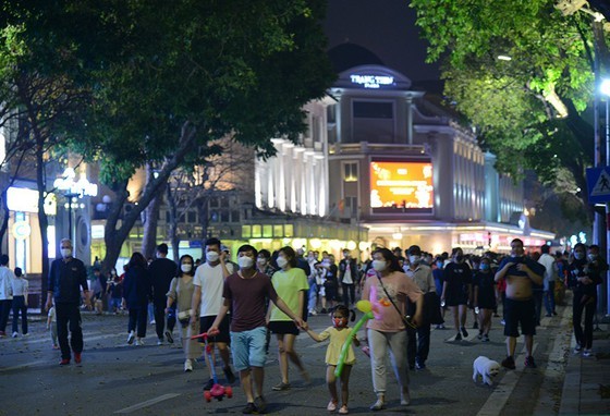 Covid-19 cases continue to decrease, recoveries reach 1,090 on May 2 ảnh 1