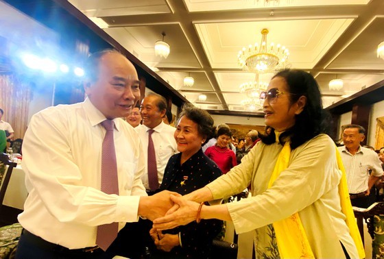 State leader meets former southern students in the north ảnh 1