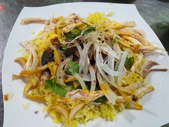 City dwellers expect food tour for HCMC ảnh 1