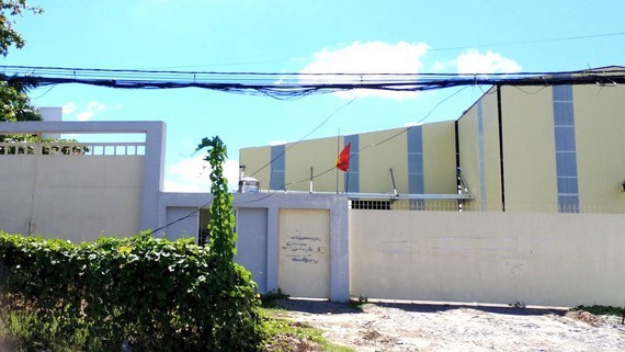 HCMC  Chairman asks to  deal with construction violations in Hoc Mon ảnh 1