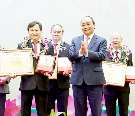 Vietnamese S&T intellectuals must contribute more to country’s growth: President ảnh 1