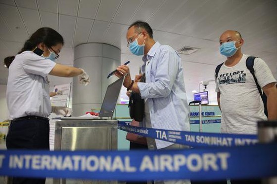 Vietnam closely monitors people returning from 12 countries with monkeypox ảnh 1