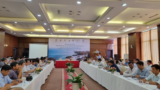 Community's role enhanced in combating illegal fishing ảnh 1