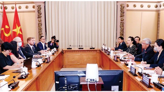 Vice Chairman affirms promotion of cooperation between HCMC and US ảnh 1
