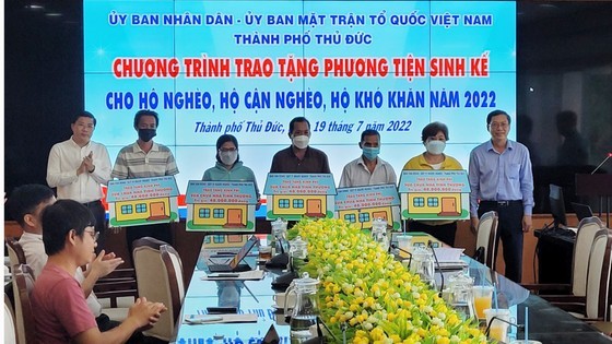 Thu Duc organizes charity walk to raise funds for disadvantaged people  ảnh 1