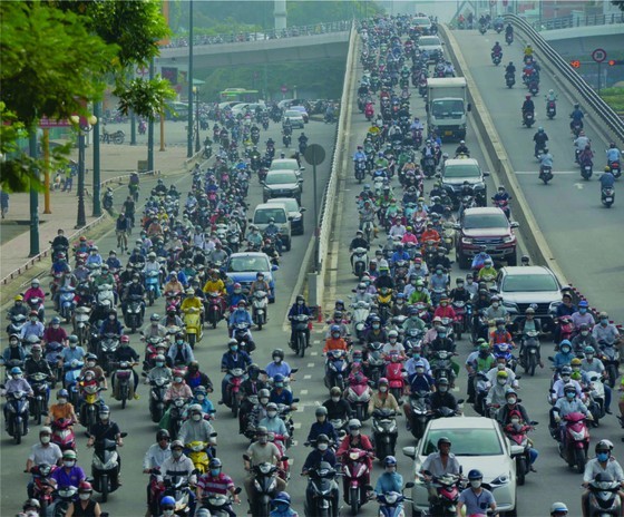 HCMC carries out ADB-funded project to control air pollution from transportation ảnh 1