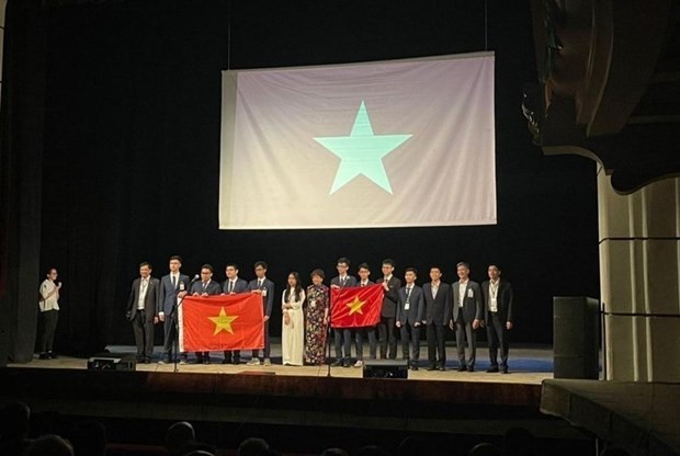 Vietnamese students pocket medals from int'l astronomy-astrophysics olympiad ảnh 1