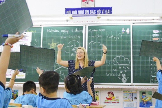More than 97 percent of primary schoolers in HCMC learn foreign languages ảnh 1