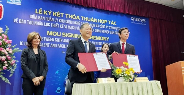 US chip giant assists Vietnam in training workforce ảnh 1
