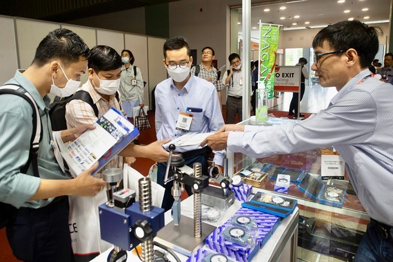 Businesses struggling to get new export orders ảnh 1