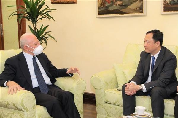 Vietnam seeks stronger partnership with Italy’s Campania region ảnh 1