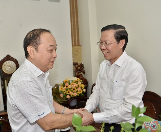 HCMC leaders extend congratulations to teachers on Vietnamese Teachers' Day ảnh 2