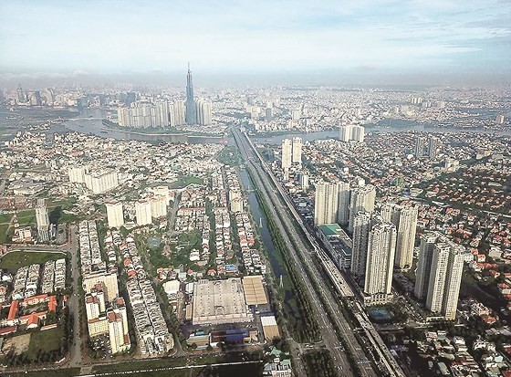 Finding resources for urban development discussed at conference ảnh 1