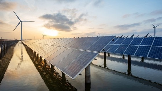 EVN proposes reducing purchase price of wind and solar power ảnh 1