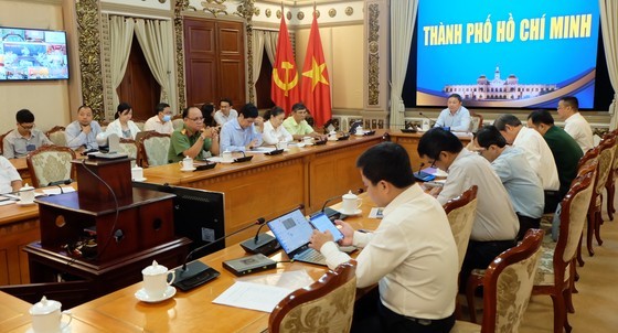 HCMC diversifies communication methods in war against Covid-19 epidemic ảnh 1