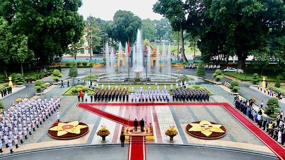 Welcome ceremony held for Ugandan President ảnh 1