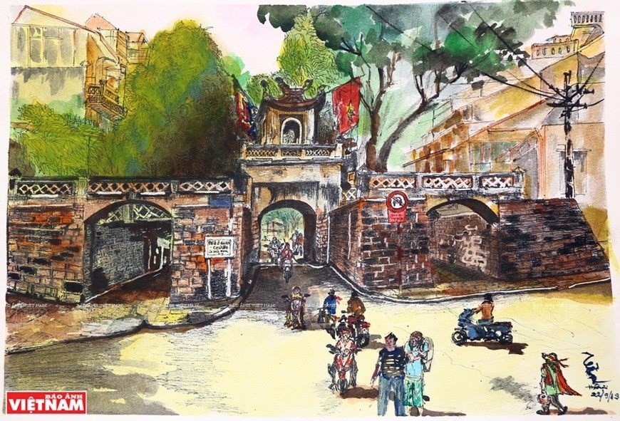 Quan Chuong Gate, the only remaining gate of the old Thang Long Citadel, holds a rustic charm despite daily changes of the capital city of Hanoi. (Photo: VNP/VNA)