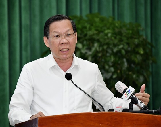 HCMC Chairman requests agencies to disseminate online public services to people 