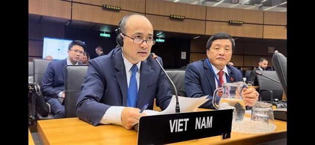 Ambassador Nguyen Trung Kien, Governor - Permanent Representative of Vietnam to the International Atomic Energy Agency (IAEA), at the meeting. (Photo: VNA) Ambassador Nguyen Trung Kien, Governor - Permanent Representative of Vietnam to the International Atomic Energy Agency (IAEA), at the meeting. (Photo: VNA)
