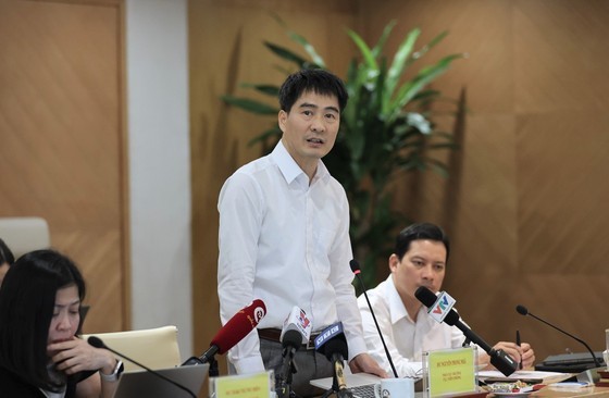 Deputy Director of the Department of Telecommunications Nguyen Phong Nha