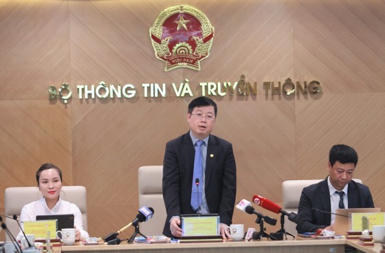 Deputy Minister of Information and Communications Nguyen Thanh Lam at the press conference