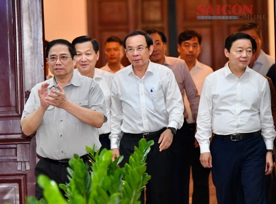 Prime Minister Pham Minh Chinh, Ho Chi Minh City Party Secretary Nguyen Van Nen and Deputy Prime Minister Tran Hong Ha at the meeting (Photo: SGGP)