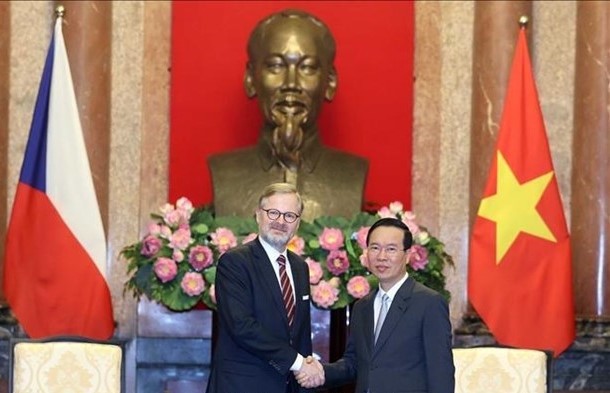 President Vo Van Thuong (R) and Prime Minister of the Czech Republic Petr Fiala (Photo: VNA)