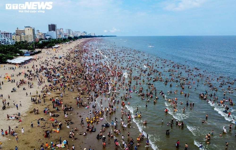 Sam Son beach in Thanh Hoa Sam Son beach in Thanh Hoa