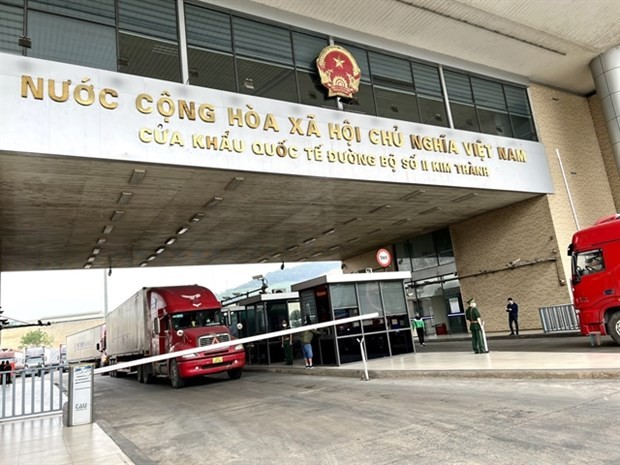 Vehicles at Kim Thanh International Border Gate in the northern mountainous province of Lao Cai. (Photo chinhphu.vn)