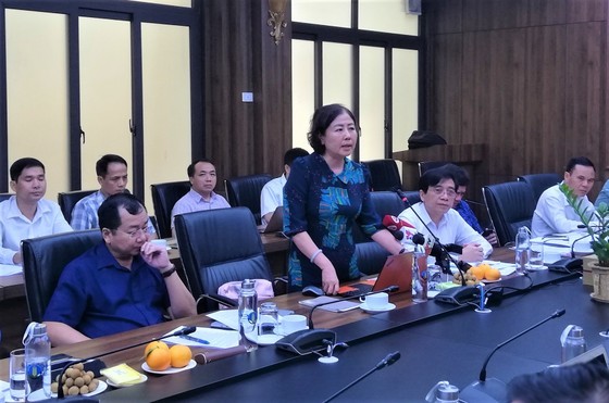 Deputy Director of the Department of Animal Health Nguyen Thu Thuy speaks at the meeting Deputy Director of the Department of Animal Health Nguyen Thu Thuy speaks at the meeting