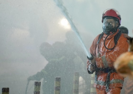 Fire safety drill is organized at Saigon River tunnel (Photo: SGGP)