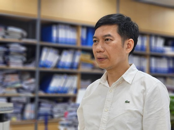 Deputy Director of the Drug Administration of Vietnam Le Viet Dung