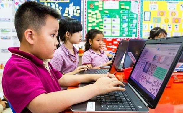 With the rapid development of information technology and the internet, children are facing many risks, including cyber-bullying. - Illustrative image (Photo: diendandoanhnghiep.vn)