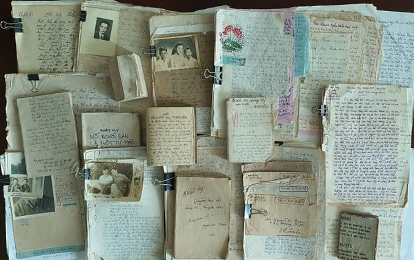The collection comprises five diaries and 30 letters written during the war (Photo: qdnd.vn) The collection comprises five diaries and 30 letters written during the war (Photo: qdnd.vn)